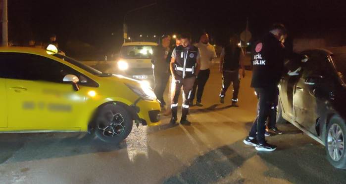Eskişehir'de trafik kazası: Otomobil ve ticari taksi çarpıştı