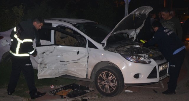 Eskişehir'de trafik kazasında 2 kişi yaralandı