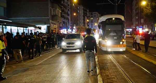 Eskişehir'de tramvayın çarptığı genç yaralandı