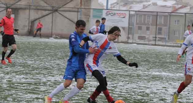 Eskişehir’deki kar yağışı maçları erteletti 