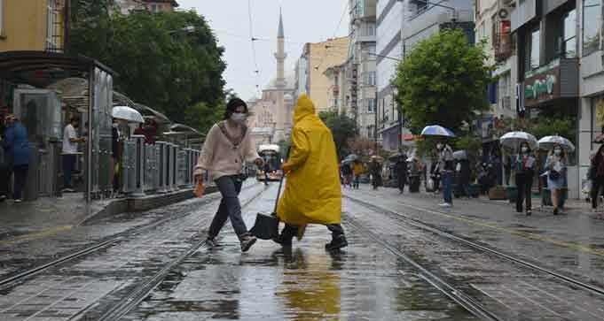 Eskişehir'e Cumartesi sürprizi: Sağanak yağış geliyor!