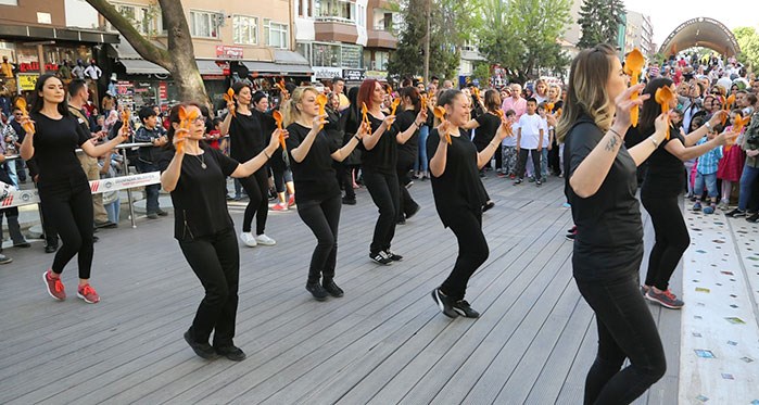 Eskişehir Hamamyolu'nda halk oyunları provası