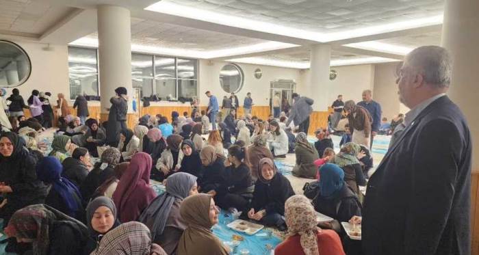 Eskişehir İl Müftülüğünden üniversite öğrencilerine iftar yemeği