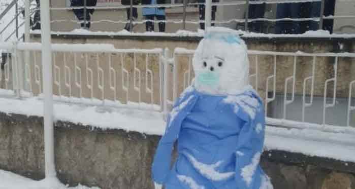 Eskişehir'in "filyasyoncu" kardan adamı