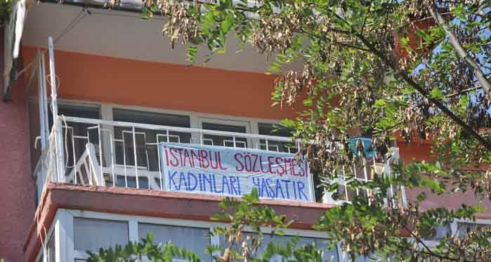 Eskişehir'in her yerinde o pankartlar var...