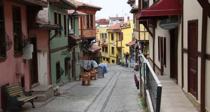 Eskişehir'in tarihi sokaklarında fırtına sessizliği