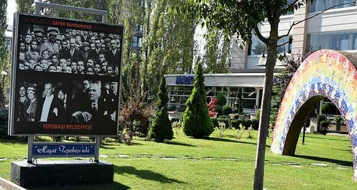 Eskişehir sokakları Atatürk fotoğraflarıyla donatıldı