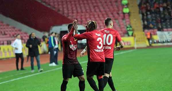 Eskişehirspor: 3 - Elazığspor: 1 maç sonucu (MAÇ ÖZETİ)