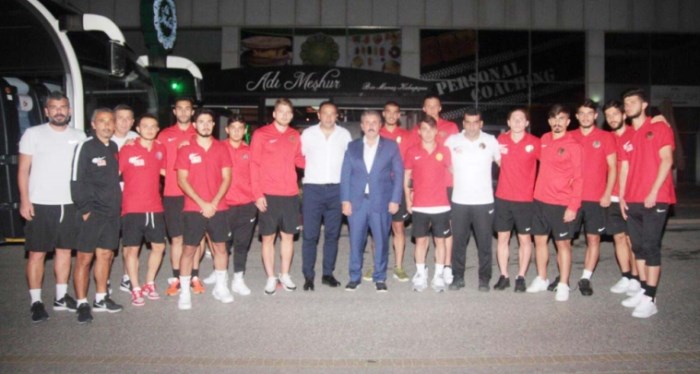 Eskişehirspor'a Mustafa Destici'den destek!