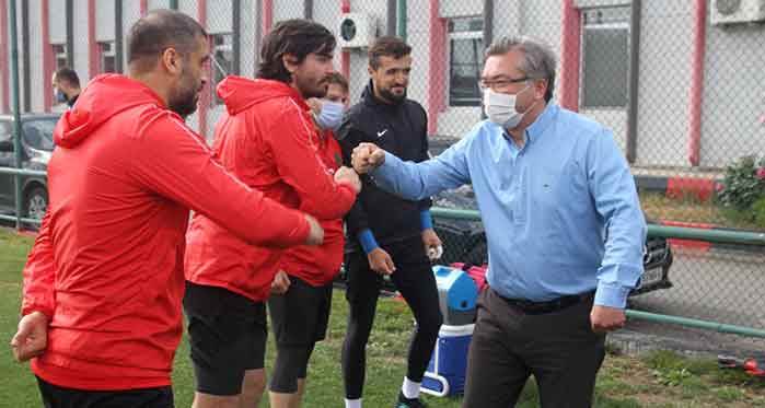 Eskişehirspor'da "sosyal mesafeli" bayramlaşma