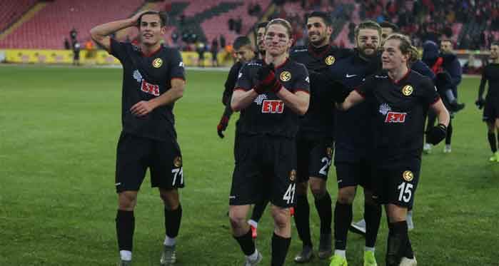 Eskişehirspor'da 11 futbolcu...