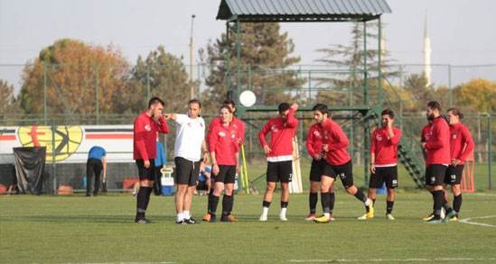 Eskişehirspor'da Fuat Çapa istifadan döndürüldü!