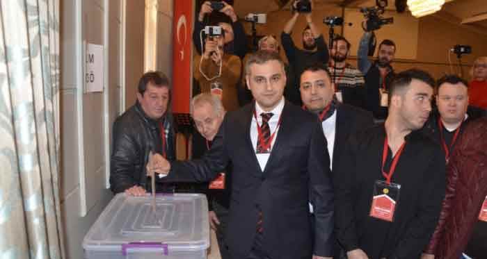 Eskişehirspor'da Kaan Ay görevi bırakıyor, genel kurula gidiliyor