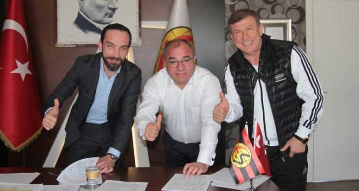 Eskişehirspor ile Tanju Çolak sponsorluk anlaşmasını imzaladı
