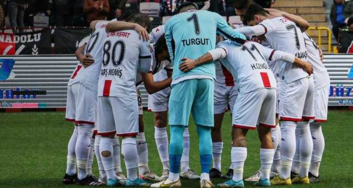 Eskişehirspor şampiyonluk yolunda hata üstüne hata yaptı!