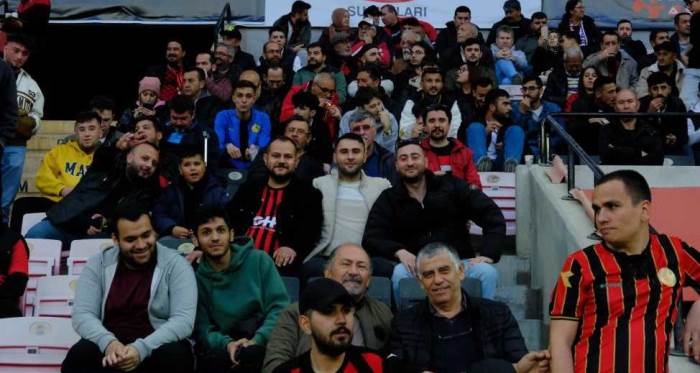 Eskişehirspor taraftarı Anadolu'ya tam destek verdi!