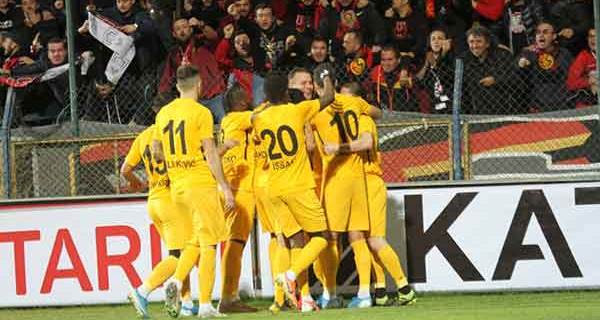 Eskişehirspor Ümraniyespor maçı ile sevindirecek!