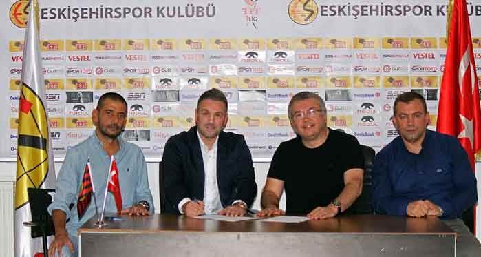 Eskişehirspor'un yeni hocası İlhan Var