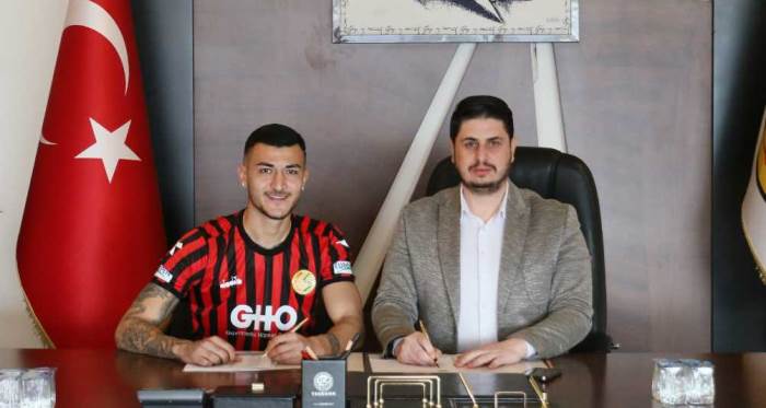 Eskişehirspor yeni transfere imza attırdı