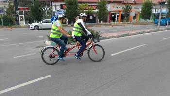 Görme Engelli Vatandaşlar, Bisikletle Şehir Turu Yaptı
