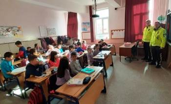 Hisarcık’Ta İlkokul Öğrencilerine Trafik Eğitimi
