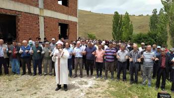 Hisarcık’Ta Köylüler Yağmur Duasına Çıktı
