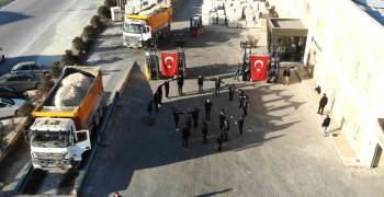 Hurok Marble Çalışanları, Atatürk’Ü Ay Yıldız Silüeti Oluşturarak Andı
