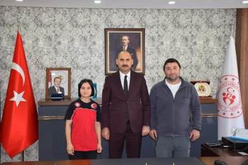 İl Müdürü Özdemir, Balkan Üçüncü Olan Sporcuyu Tebrik Etti
