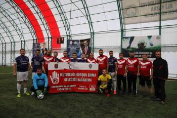 Jandarma Ve Sağlık Ekipleri Futbol Turnuvasında Kozlarını Paylaştı
