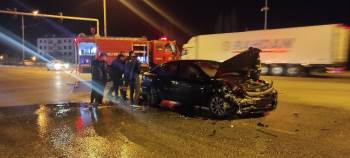 Kazada Alev Alan Otomobilde 1 Kişi Yaralandı
