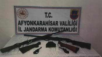 Köylüler Silah Satan İki Kişi Jandarma Tarafından Yakalandı
