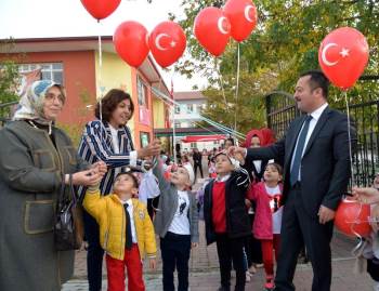 Minikler Mehmetçik’E Sevgi Balonuyla Selam Gönderdi
