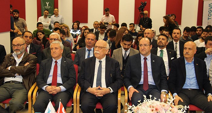 Nabi Avcı Eskişehir'de konferansa katıldı