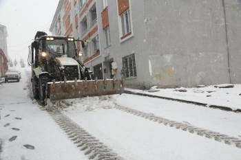 Odunpazarı’nda karla mücadele çalışmaları sürüyor