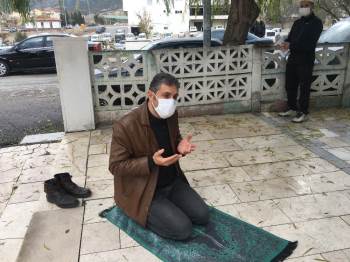 Osmaneli’Ndeki Camilerde Yağmur Duası Yapıldı
