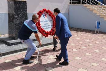 Pazaryeri’Nde 19 Mayıs Kutlamaları Atatürk Anıtı’Na Çelenk Sunulmasıyla Başladı
