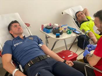 Polis Ekiplerinden Kan Bağışı

