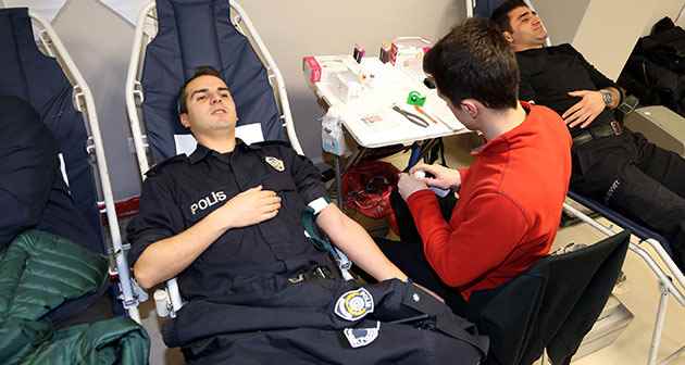 Polislerden kan bağışına destek