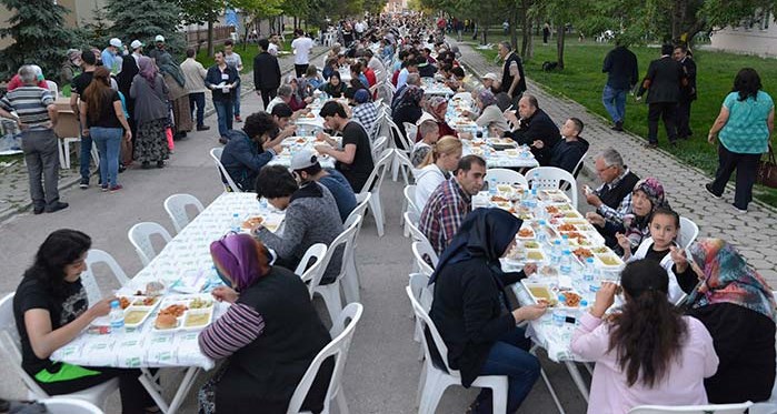 Şarhöyük'te iftar sofrası kuruldu
