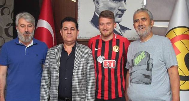 Semih Güler 3 yıl daha Eskişehirspor'da