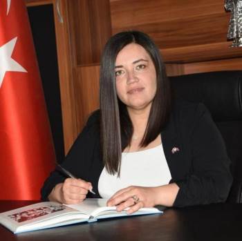 Simav’In İlk Kadın Belediye Başkanı Kübra Tekel Aktulun
