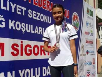 Simavlı Atlet Sıla Ata, Dünya Dağ Koşusu Şampiyonası’Nda Türkiye’Yi Temsil Edecek
