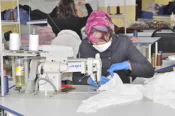 Şuhut’Ta Bir Ay Önce Kurulan Tekstil Fabrikası Maske Üretmeye Başladı
