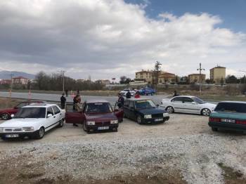 Trafik Magandaları Konvoy Halinde Trafiği Birbirine Kattı
