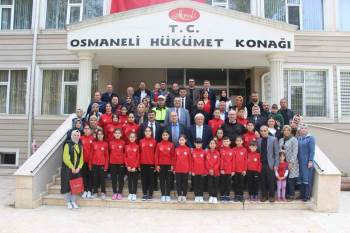Türkiye Karate Şampiyonası İçin Yola Çıktı
