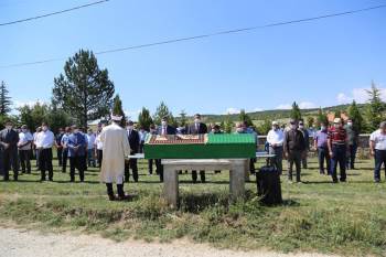 Vali Çelik, Şehit Babası Yaşar Yıldız’In Cenaze Törenine Katıldı
