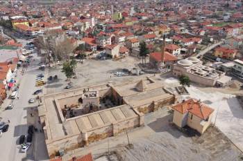 Vali Çiçek, Sultandağı Kent Meydanı Projesi’Nin Bitiş Tarihini Açıkladı
