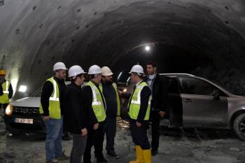 Vali Şentürk, Yht ’Tünel 26’ Çalışmalarını İnceledi
