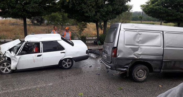 Yağmur Eskişehir'de kazaları artırdı