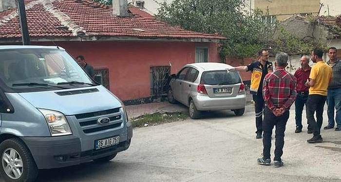 Eskişehir'de korkutan kaza: Evin duvarına gir…